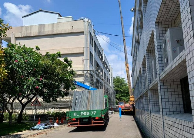 高雄合格鷹架公司進行高樓層搭設
