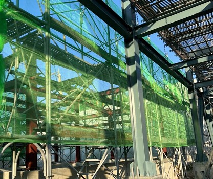 高雄外牆整修鷹架，確保高樓層安全